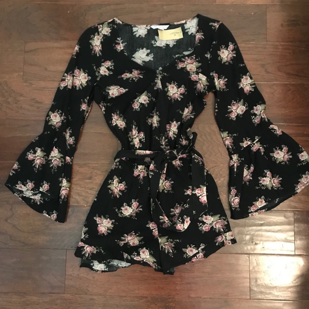 American Eagle floral romper